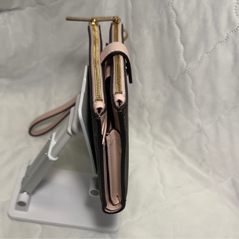 Michael Kors Jetset Brown and Blush Pink Wristlet/Phone Holder - Picture 4 of 15